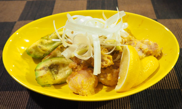 鶏もも肉とアボカドの”玉みそ”焼き