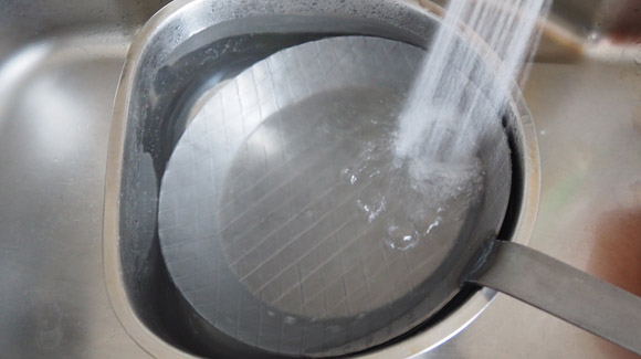 使用する前に熱湯に浸す
